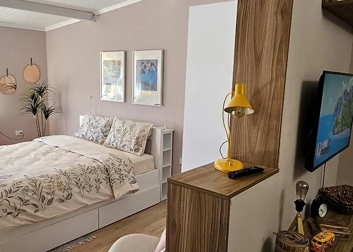 Nuci\'S Place 3, Cozy 1 Bedroom Apartment With Balcony Near Bllok
