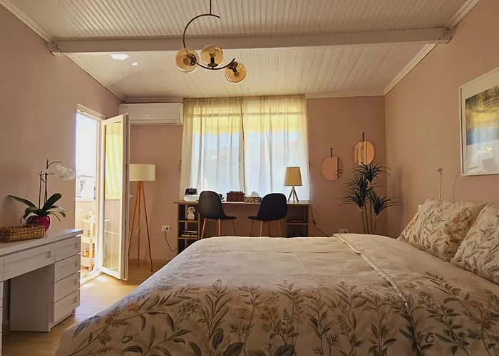 Nuci\'S Place 3, Cozy 1 Bedroom Apartment With Balcony Near Bllok