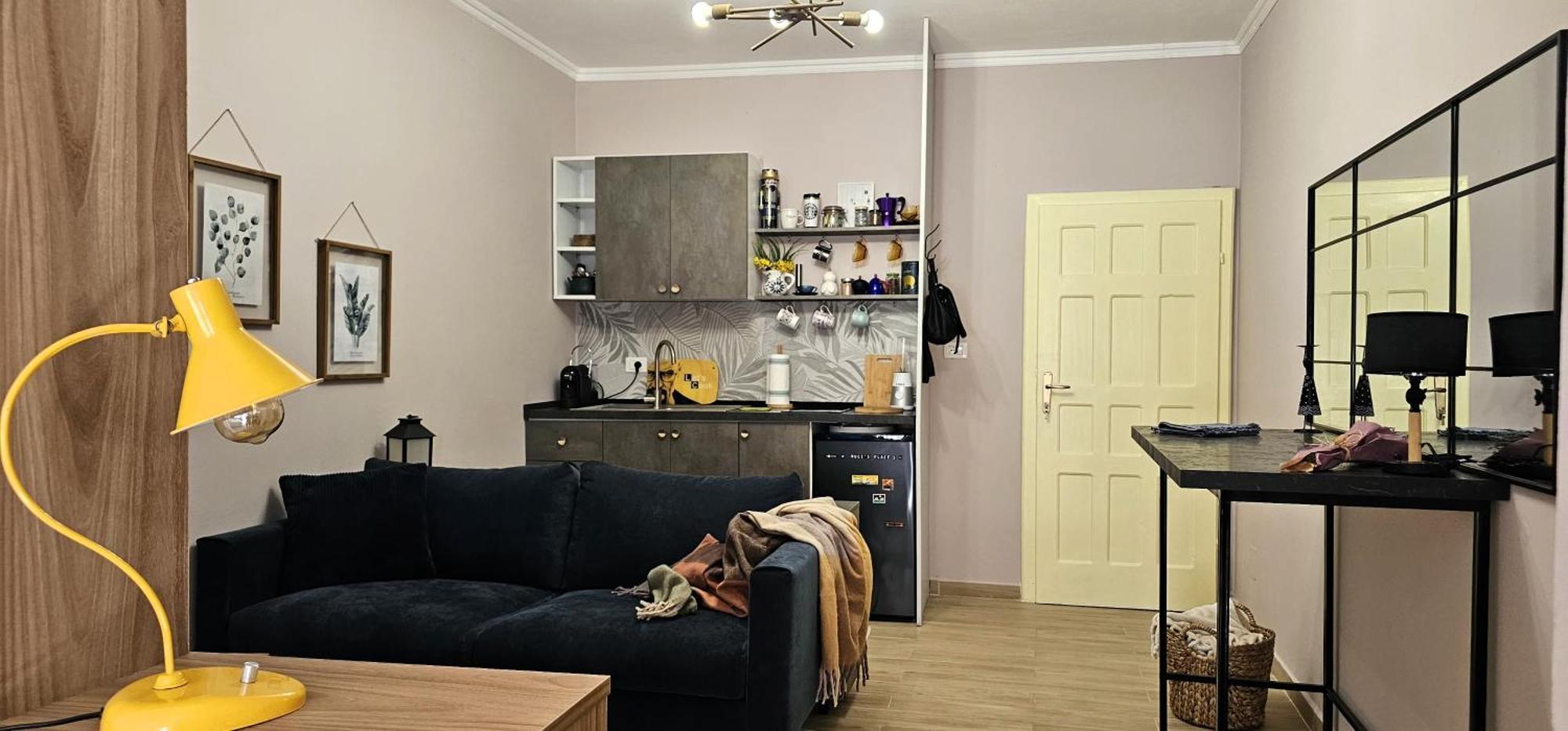 Leilighet Nuci's Place 3, Cozy 1 Bedroom With Balcony Near Bllok *