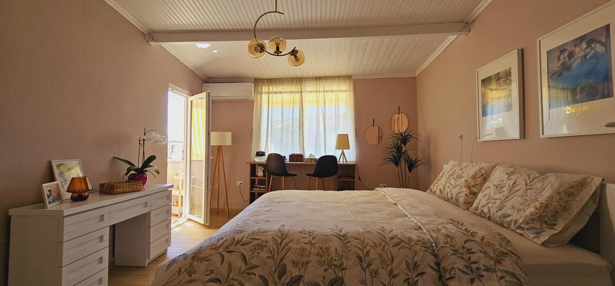 Nuci's Place 3, Cozy 1 Bedroom With Balcony Near Bllok Tiranë