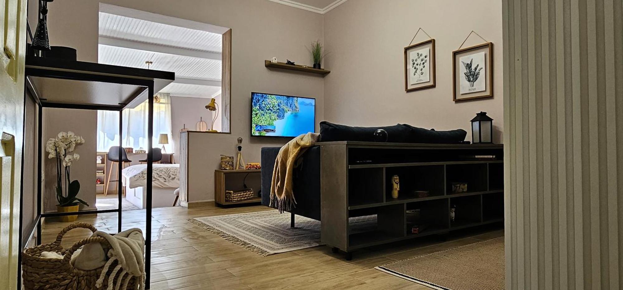Leilighet Nuci's Place 3, Cozy 1 Bedroom With Balcony Near Bllok *